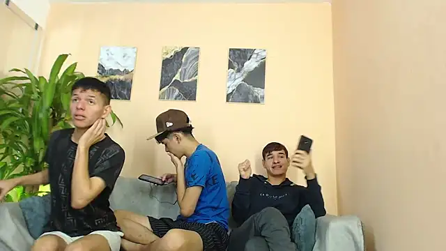 Snapshot of DesiresOfOlympus_ chatting on February 16, 2026, 8:38 pm DesiresOfOlympus online show from February 16, 2026, 8:38 pm