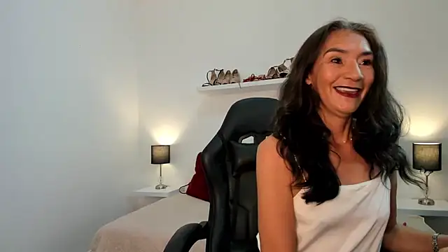 Snapshot of Emma_Mendozaa chatting on February 16, 2026, 11:39 am Emma Mendozaa online show from February 16, 2026, 11:39 am