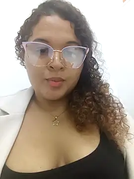 Snapshot of AdinaSkaly chatting on February 4, 2026, 7:42 pm AdinaSkaly online show from February 4, 2026, 7:42 pm