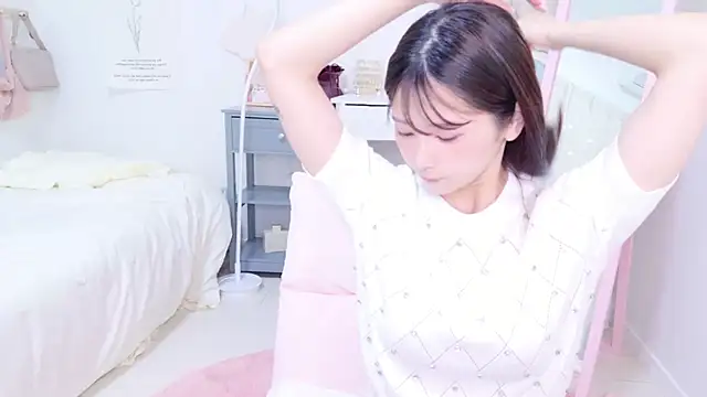  MIYUnya online show from April 17, 2026, 12:57 am