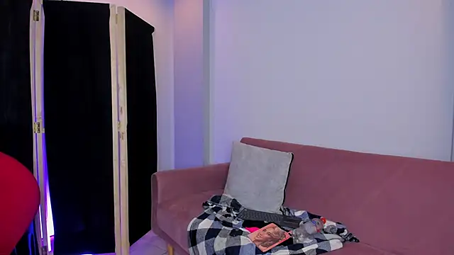 Lia Nova online show from March 8, 2026, 1:36 am