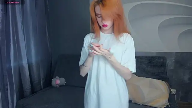 Snapshot of TarynPalek chatting on July 10, 2026, 7:56 am TarynPalek online show from July 10, 2026, 7:56 am