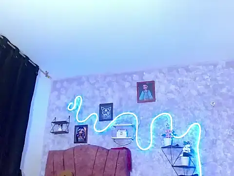 Snapshot of Everlin__Hot_ chatting on February 15, 2026, 10:36 am Everlin Hot online show from February 15, 2026, 10:36 am