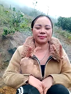 Snapshot of neyney110 chatting on February 3, 2026, 6:40 am neyney110 online show from February 3, 2026, 6:40 am