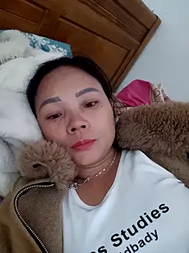 Snapshot of neyney110 chatting on February 6, 2026, 4:17 am neyney110 online show from February 6, 2026, 4:17 am