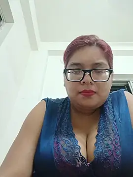 Snapshot of Elie_Hallway chatting on June 9, 2026, 5:46 pm Elie Hallway online show from June 9, 2026, 5:46 pm