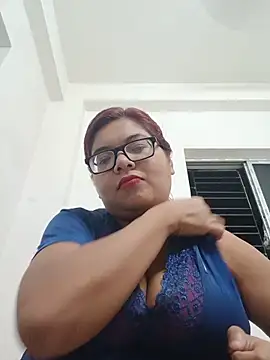 Snapshot of Elie_Hallway chatting on June 21, 2026, 6:10 pm Elie Hallway online show from June 21, 2026, 6:10 pm