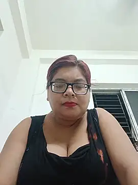 Snapshot of Elie_Hallway chatting on June 28, 2026, 6:47 pm Elie Hallway online show from June 28, 2026, 6:47 pm