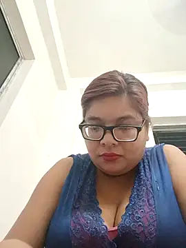 Snapshot of Elie_Hallway chatting on July 17, 2026, 5:51 pm Elie Hallway online show from July 17, 2026, 5:51 pm