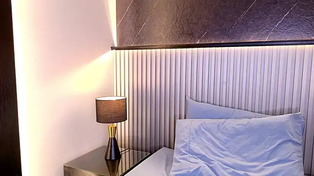 annie hawk online show from March 27, 2026, 10:37 am