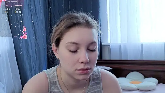 JadwigaTagliavia online show from April 14, 2026, 6:19 am