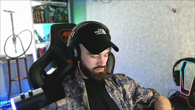 Snapshot of _Mostly_ chatting on March 3, 2026, 8:20 am Mostly online show from March 3, 2026, 8:20 am