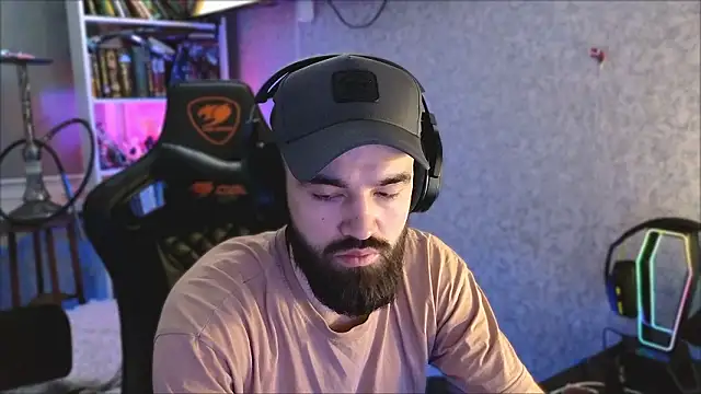 Snapshot of _Mostly_ chatting on March 8, 2026, 2:04 am Mostly online show from March 8, 2026, 2:04 am