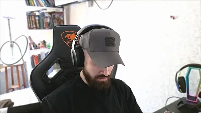 Snapshot of _Mostly_ chatting on March 14, 2026, 11:37 am Mostly online show from March 14, 2026, 11:37 am