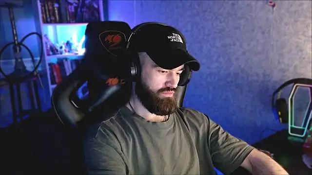 Snapshot of _Mostly_ chatting on March 19, 2026, 11:31 pm Mostly online show from March 19, 2026, 11:31 pm