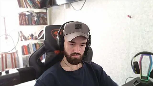 Snapshot of _Mostly_ chatting on March 22, 2026, 6:28 am Mostly online show from March 22, 2026, 6:28 am