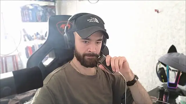 Snapshot of _Mostly_ chatting on March 29, 2026, 7:52 am Mostly online show from March 29, 2026, 7:52 am