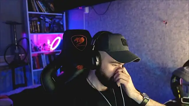 Snapshot of _Mostly_ chatting on March 31, 2026, 9:48 pm Mostly online show from March 31, 2026, 9:48 pm