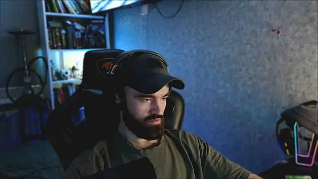 Snapshot of _Mostly_ chatting on April 6, 2026, 10:44 pm Mostly online show from April 6, 2026, 10:44 pm