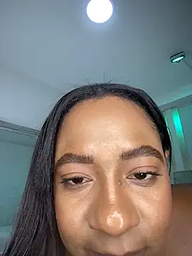 Snapshot of amara_queen_ chatting on June 5, 2026, 1:17 pm amara queen online show from June 5, 2026, 1:17 pm