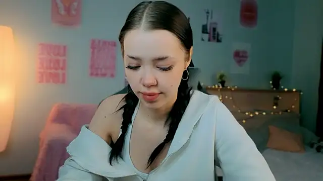 Vexnexe online show from February 2, 2026, 5:06 am