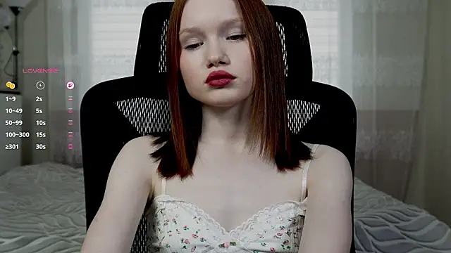 Snapshot of Nellie_baby chatting on February 16, 2026, 12:45 pm Nellie baby online show from February 16, 2026, 12:45 pm