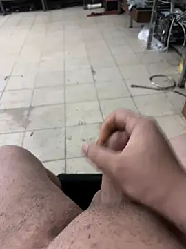 Snapshot of Can3438q chatting on February 25, 2026, 9:46 pm Can3438q online show from February 25, 2026, 9:46 pm