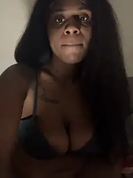 Snapshot of juicyexotic chatting on February 9, 2026, 2:43 pm juicyexotic online show from February 9, 2026, 2:43 pm