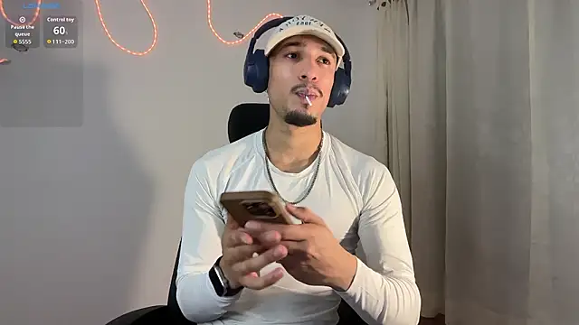 rafael stone11 online show from February 25, 2026, 12:20 am