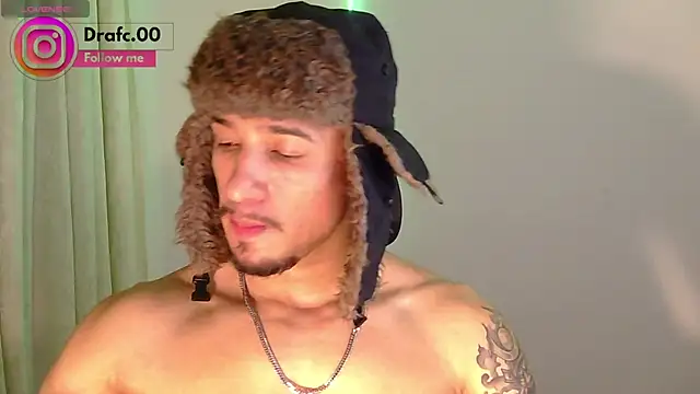 Snapshot of rafael_stone11 chatting on May 27, 2026, 2:08 am rafael stone11 online show from May 27, 2026, 2:08 am