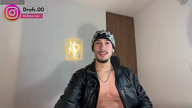 Snapshot of rafael_stone11 chatting on June 3, 2026, 4:04 am rafael stone11 online show from June 3, 2026, 4:04 am
