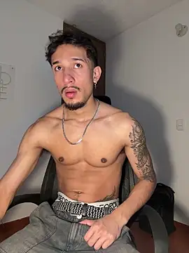 Snapshot of rafael_stone11 chatting on June 16, 2026, 2:58 am rafael stone11 online show from June 16, 2026, 2:58 am