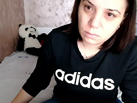 LorraGrey online show from February 10, 2026, 6:39 am