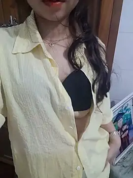 Snapshot of NinaKey chatting on February 22, 2026, 5:33 pm NinaKey online show from February 22, 2026, 5:33 pm