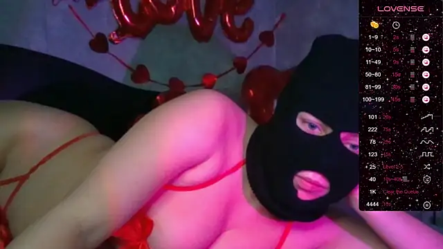 Snapshot of YenMoore chatting on February 11, 2026, 12:54 pm YenMoore online show from February 11, 2026, 12:54 pm