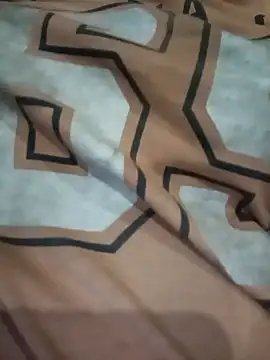 hot-luna- online show from April 17, 2026, 9:07 pm