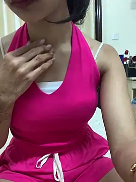 HEENA-STRIP online show from February 22, 2026, 4:38 pm