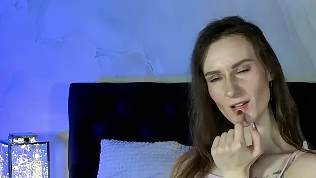 Snapshot of AriaLiko chatting on February 15, 2026, 8:27 pm AriaLiko online show from February 15, 2026, 8:27 pm