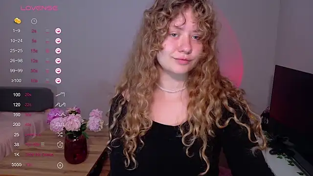 Snapshot of Milounee chatting on June 13, 2026, 8:12 am Milounee online show from June 13, 2026, 8:12 am