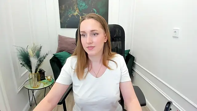 Snapshot of CaseyTerini chatting on June 5, 2026, 3:57 am CaseyTerini online show from June 5, 2026, 3:57 am