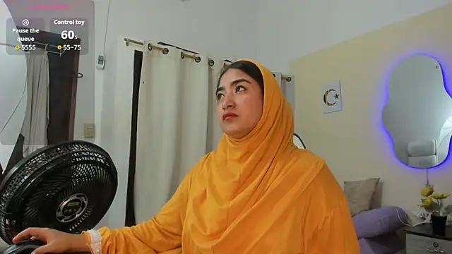 SamiraAwada online show from April 13, 2026, 7:19 pm