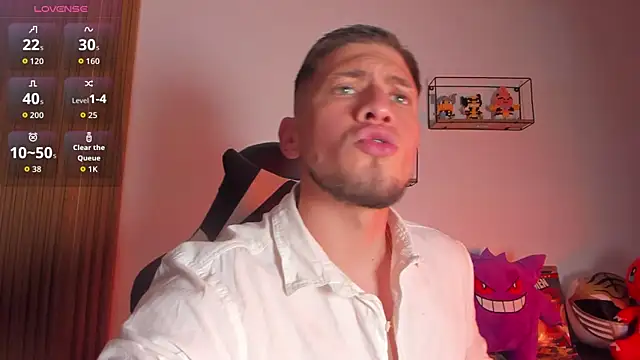 Snapshot of SebastianMaximoff_ chatting on February 18, 2026, 9:44 pm SebastianMaximoff online show from February 18, 2026, 9:44 pm