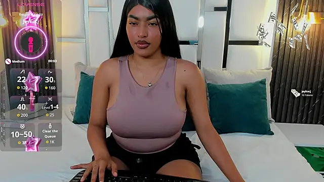 Snapshot of _luna_rossee_ chatting on February 21, 2026, 8:10 pm luna rossee online show from February 21, 2026, 8:10 pm