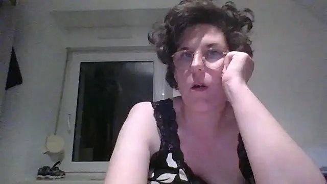 Snapshot of OIseauNoir88 chatting on March 31, 2026, 7:25 pm OIseauNoir88 online show from March 31, 2026, 7:25 pm