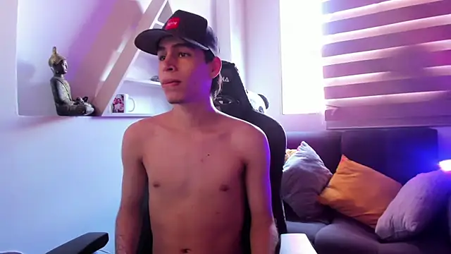 Snapshot of juan_posada chatting on February 7, 2026, 8:12 pm juan posada online show from February 7, 2026, 8:12 pm