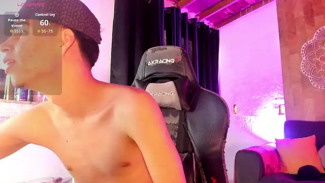 Snapshot of juan_posada chatting on February 15, 2026, 6:15 pm juan posada online show from February 15, 2026, 6:15 pm