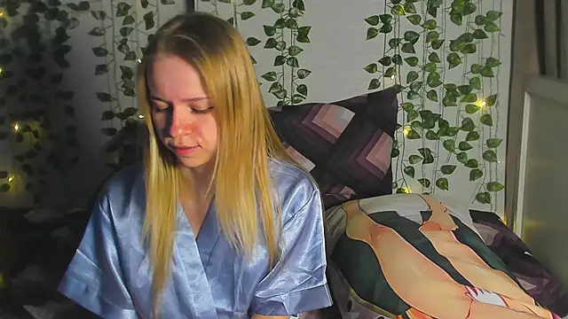 Very Cute Girl online show from February 2, 2026, 9:13 pm