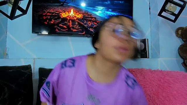 amy noa online show from April 10, 2026, 12:38 am