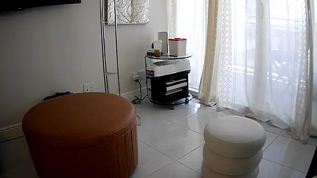 AlexisKayx online show from February 9, 2026, 6:23 pm