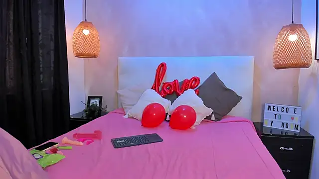 Hilaryportman online show from February 11, 2026, 7:41 pm